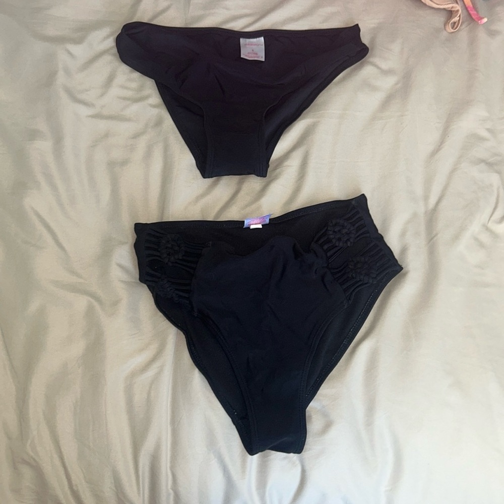 Target brand, black bottoms, bottom pair is a XS, top bottom is a Small.